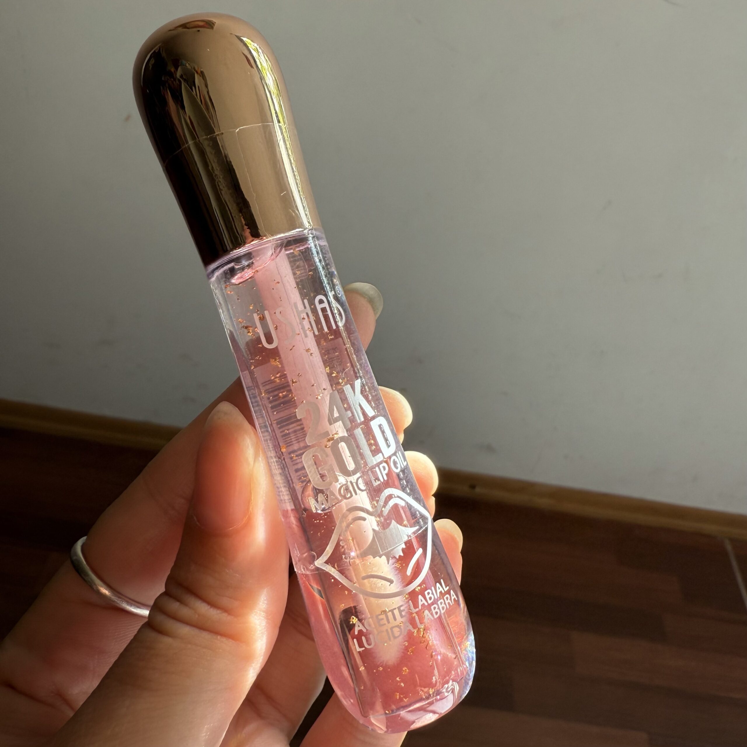 Magic Lip Oil 24k Gold hidratante con hojas de oro